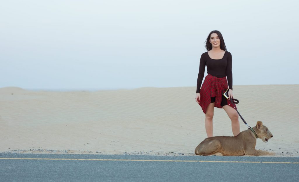 Fashion photographer in Dubai creates fashion images that are both chic and timeless