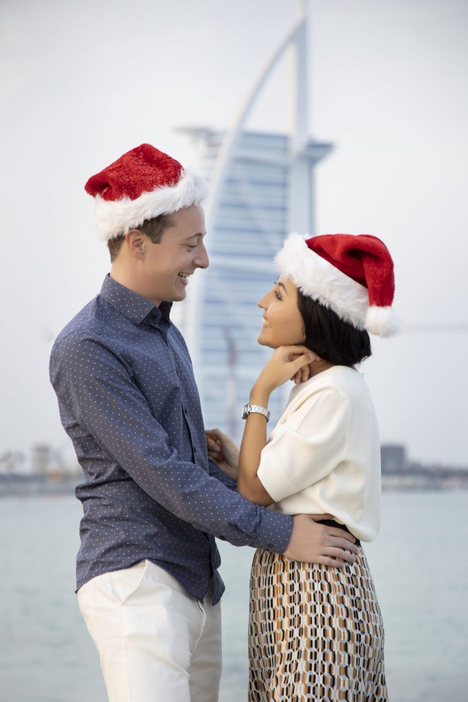 Couple enjoying romantic beach photography in Dubai