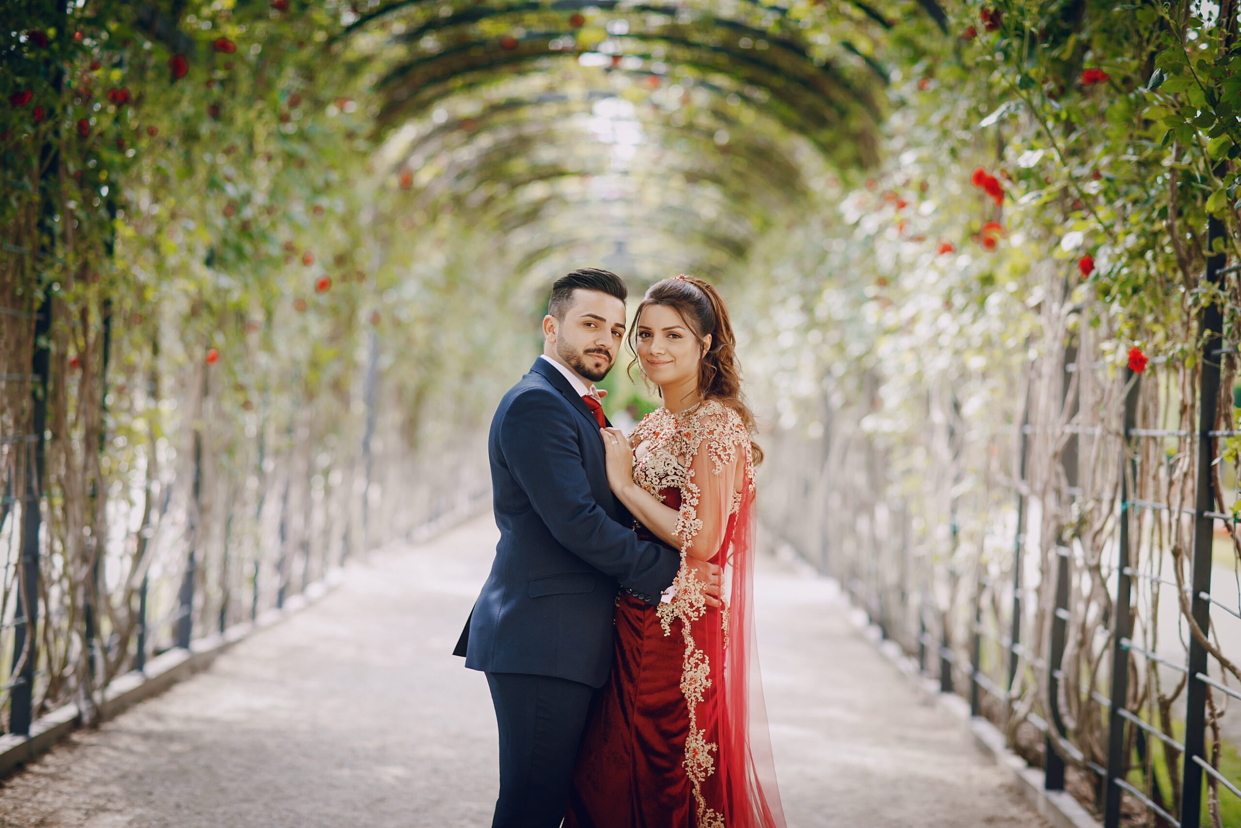 Candid vs Traditional Wedding Photography